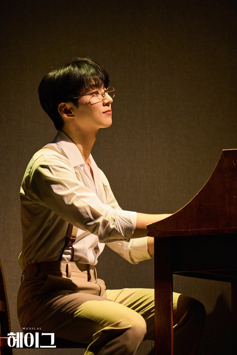 gleam__company's tweet photo. 𝐌𝐮𝐬𝐢𝐜𝐚𝐥 𝐇𝐚𝐠𝐮𝐞 🚂
#뮤지컬 #헤이그

🚂 공연 사진 공개

“���어도 죽지 않는 죽음이 있다.
나의 글에 나를 남겨놓는다”

나선우 | #조상웅 #윤은오 #김태오
_
𝟐𝟎𝟐𝟔.𝟎𝟒.𝟎𝟏 - 𝟎𝟔.𝟐𝟏
NOL 유니플렉스 1관 https://t.co/XY7yn3wAH4