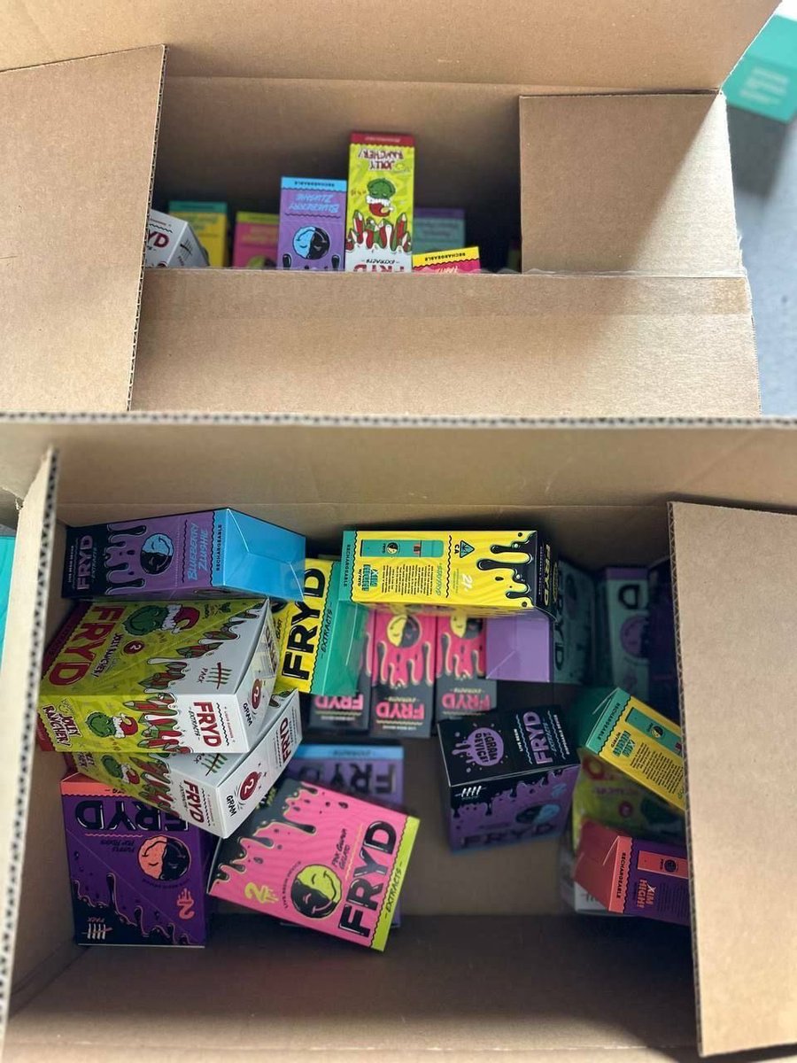 Adamwwv's tweet image. FRYD or MUHA? 
#vape #vaping #vaper #USA