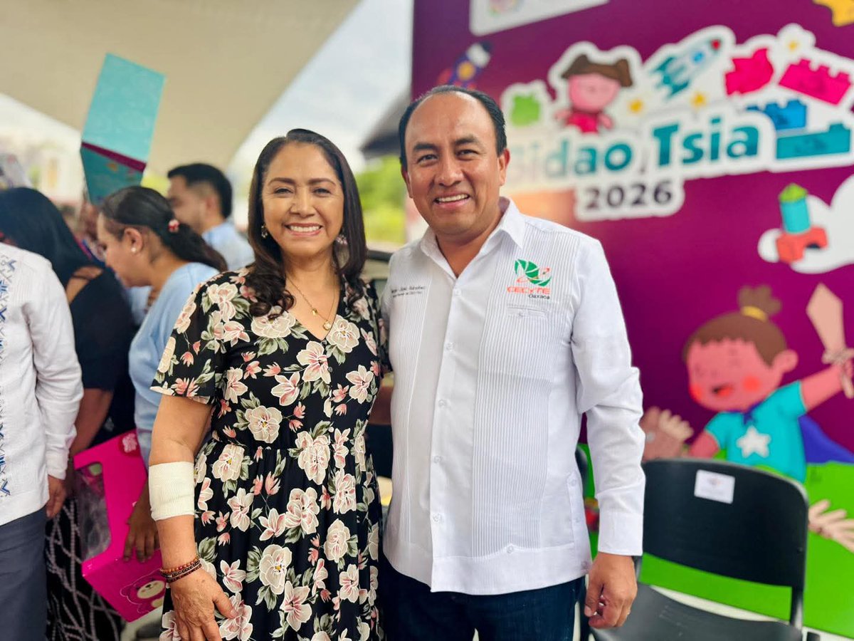 SergioLopez_S's tweet photo. Hoy junto con mis compañeras y compañeros del @CECyTEOaxaca nos sumamos a la campaña estatal Bidao Tsia, impulsada por el @DIF_Oaxaca, que encabeza la Sra. @Irma_BolanosOax.

Reconocemos la importancia de sumar esfuerzos en la colecta de juguetes y llevar alegría y esperanza a las niñas y niños de las comunidades de nuestro querido Oaxaca.

#CECyTEO