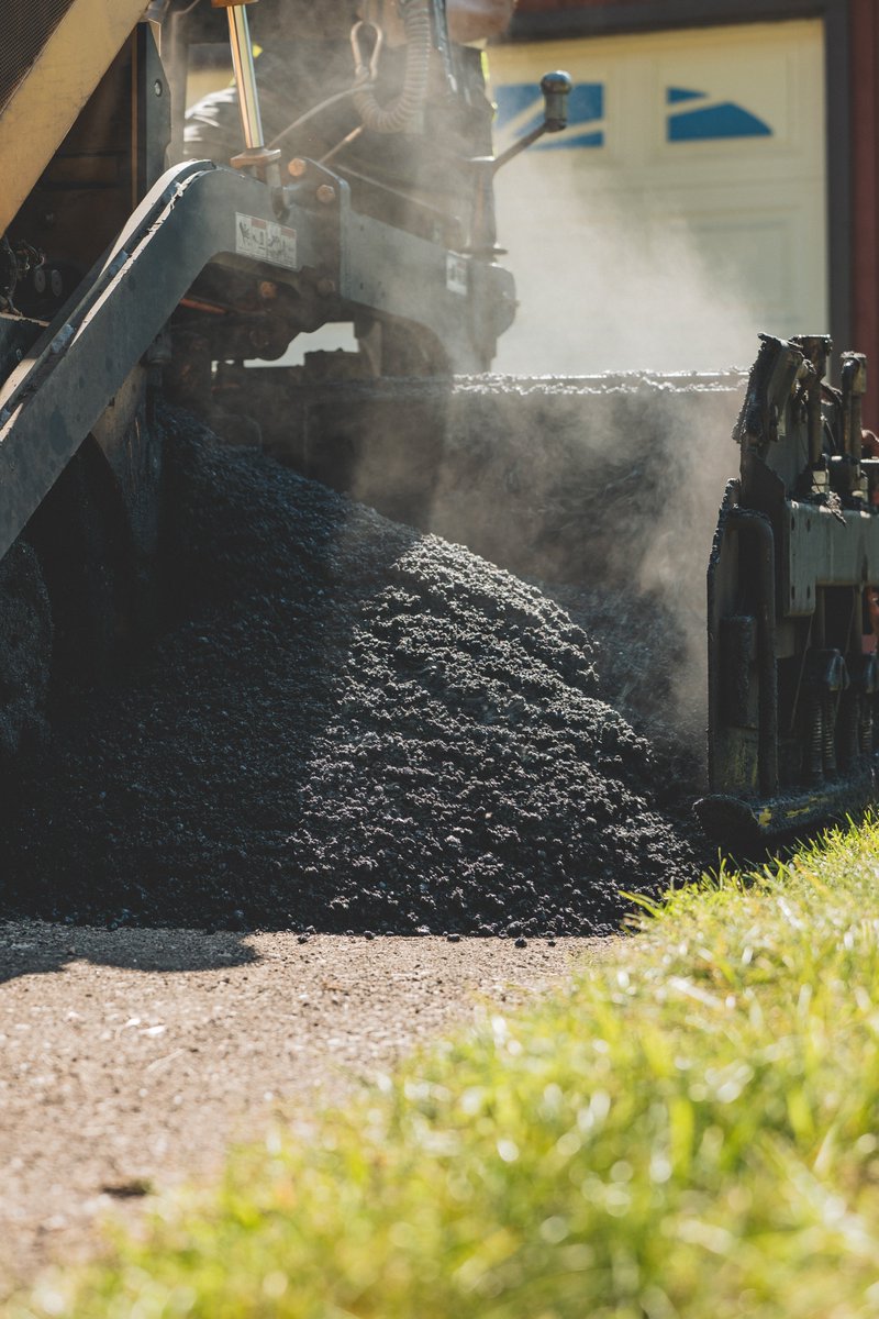 Plehal_LLC's tweet photo. ⚠️ Don’t fall for paving scams. ⚠️
• “Leftover asphalt” deals
• No written estimate
• Pressure to decide on the spot

A trustworthy contractor won’t rush you into a decision.

#PlehalBlacktopping #HiringAContractor #MinnesotaPaving #AsphaltPaving https://t.co/ohC75UXfGh