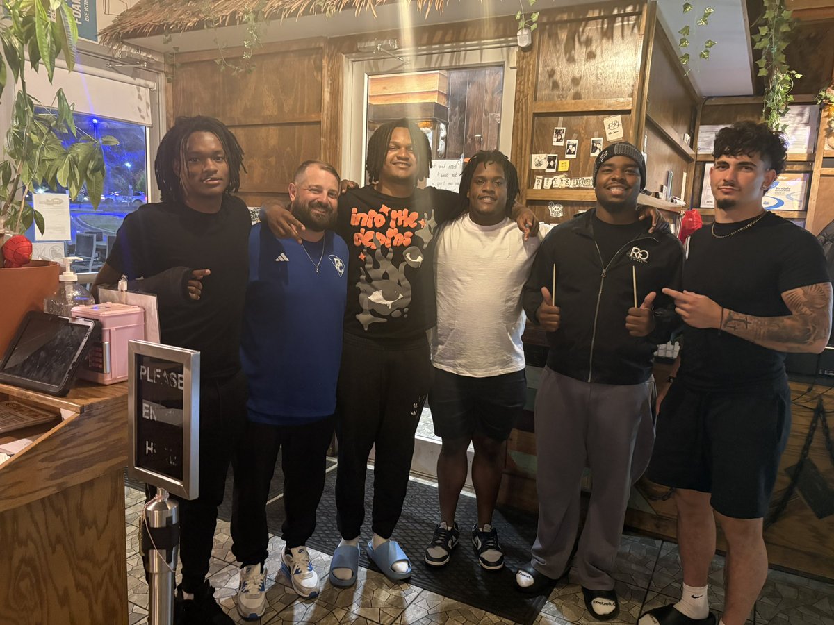Coach_MikeBruno's tweet photo. GREAT time and dinner tonight with the Kings of Chaos winners for each week during spring ball tonight!!! Thank you to Sushi Kingdom up in Greenville for hosting us! #WinToday #HASTE https://t.co/Mf44DwMn28