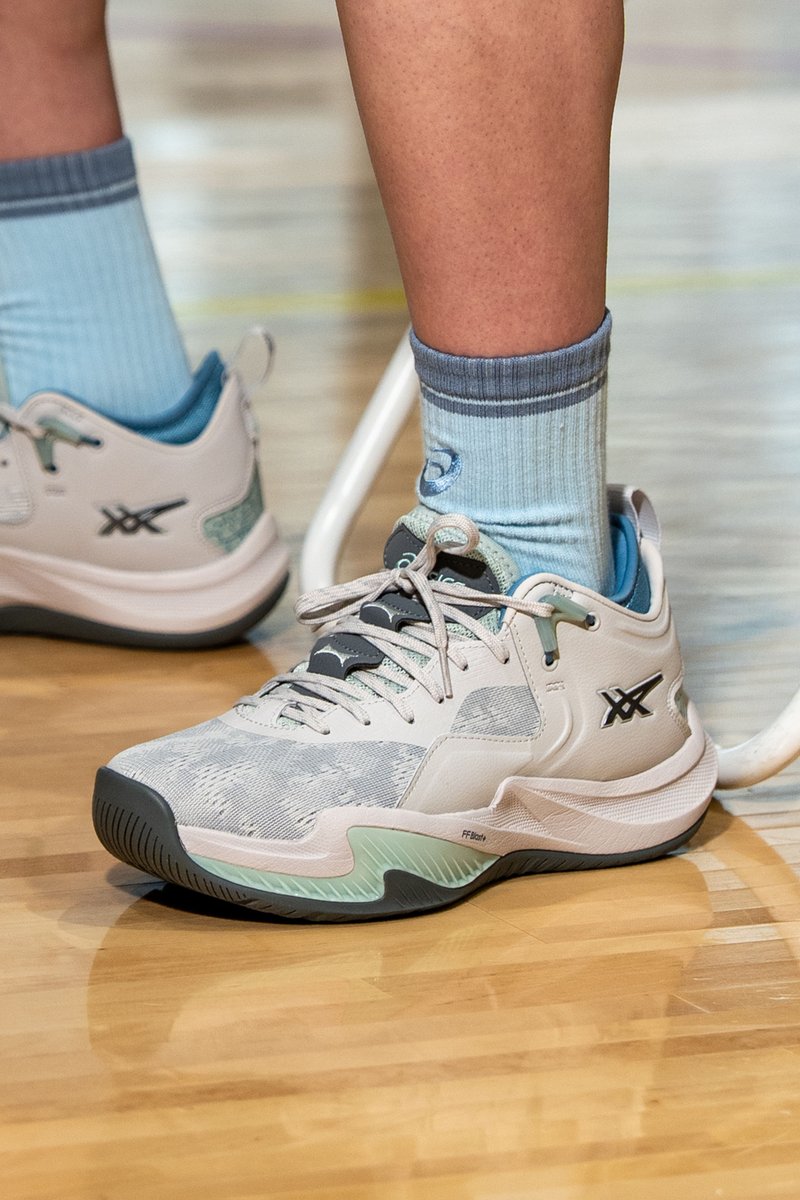 flymagazine's tweet photo. 小さな頃から足元にあった一足。黒川虎徹が語る、ASICSとともに歩んできた道
@tiger_tetsu13 @ASICS_JP #fly_mag
https://t.co/WYK43iUyva https://t.co/i74jN7G6wh