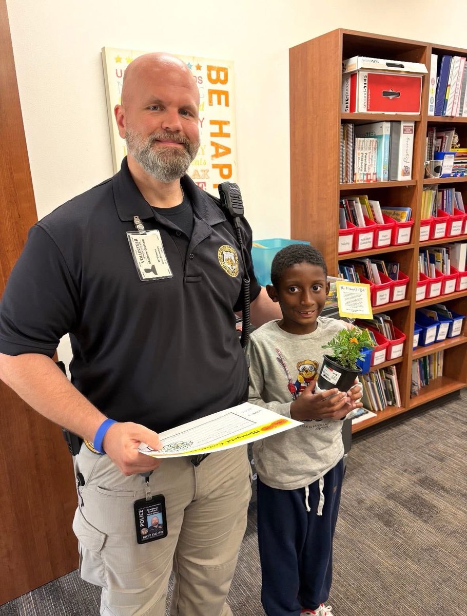 MJEjags's tweet photo. #MayDellsGift all about gratitude…

Our Jags had the opportunity to honor our KEYS mentors by presenting them with marigolds- a small token to say TY for the big impact they make each day.

These meaningful connections remind us that kindness grows when we invest in one another. https://t.co/mUVP1EIJZr
