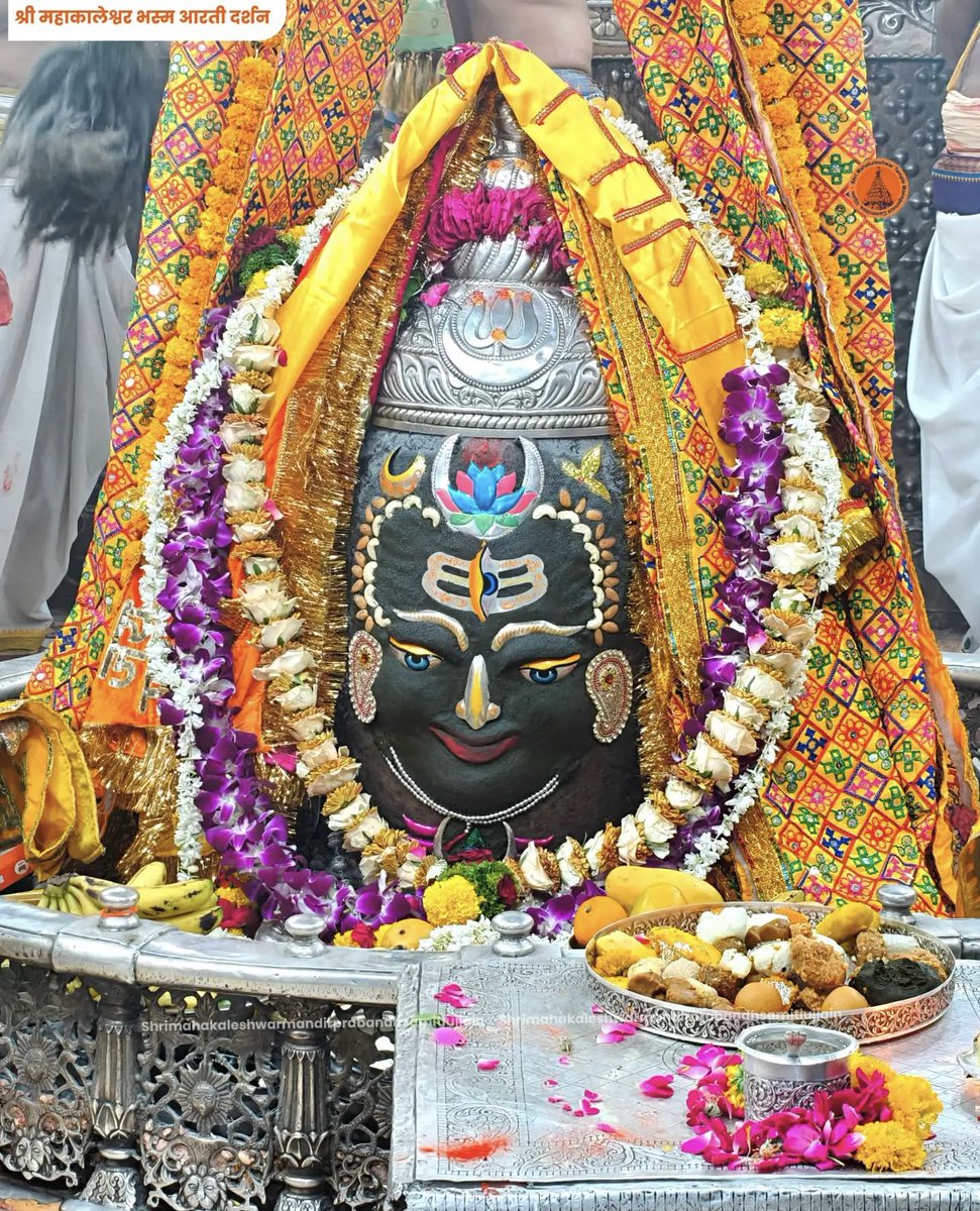 gaurish85Bjp's tweet image. जय श्री महाकालेश्वर 
दि 23-04-2026  को ज्योतिर्लिङ्ग 
श्री महाकालेश्वर जी का भस्म आरती श्रृंगार दर्शन
जय श्री महाकाल 🚩 भगवान शिव

#GodMorningThursday #HarHarMahadev