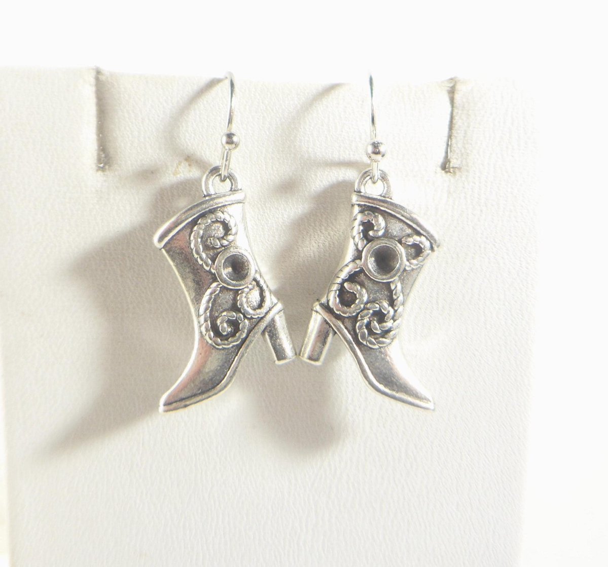 valroseshowers's tweet image. Cowgirl Boot Earrings:  Southwestern Style Jewelry for Her tuppu.net/2b86483 #EtsyShop #SantaFe #NewMexico #EtsySeller #HorseLoverGift