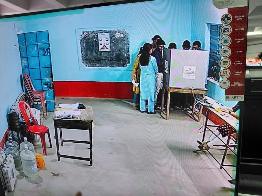 CEOWestBengal's tweet photo. Early morning mock poll conducting at Jhitkia FP school under Raiganj AC of Uttar Dinajpur district of West Bengal.
#WBLA2026 #MockPoll
@ECISVEEP @SpokespersonECI @PIBKolkata @airnews_kolkata
@UttarDm https://t.co/eGvtYahIfT