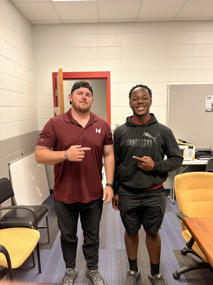 Tspenceup_17's tweet image. "Thanks for the camp invite, Coach! I’m excited for the opportunity to showcase my talent #GoEagles @coachmicahlewis @CoachJDaniels7