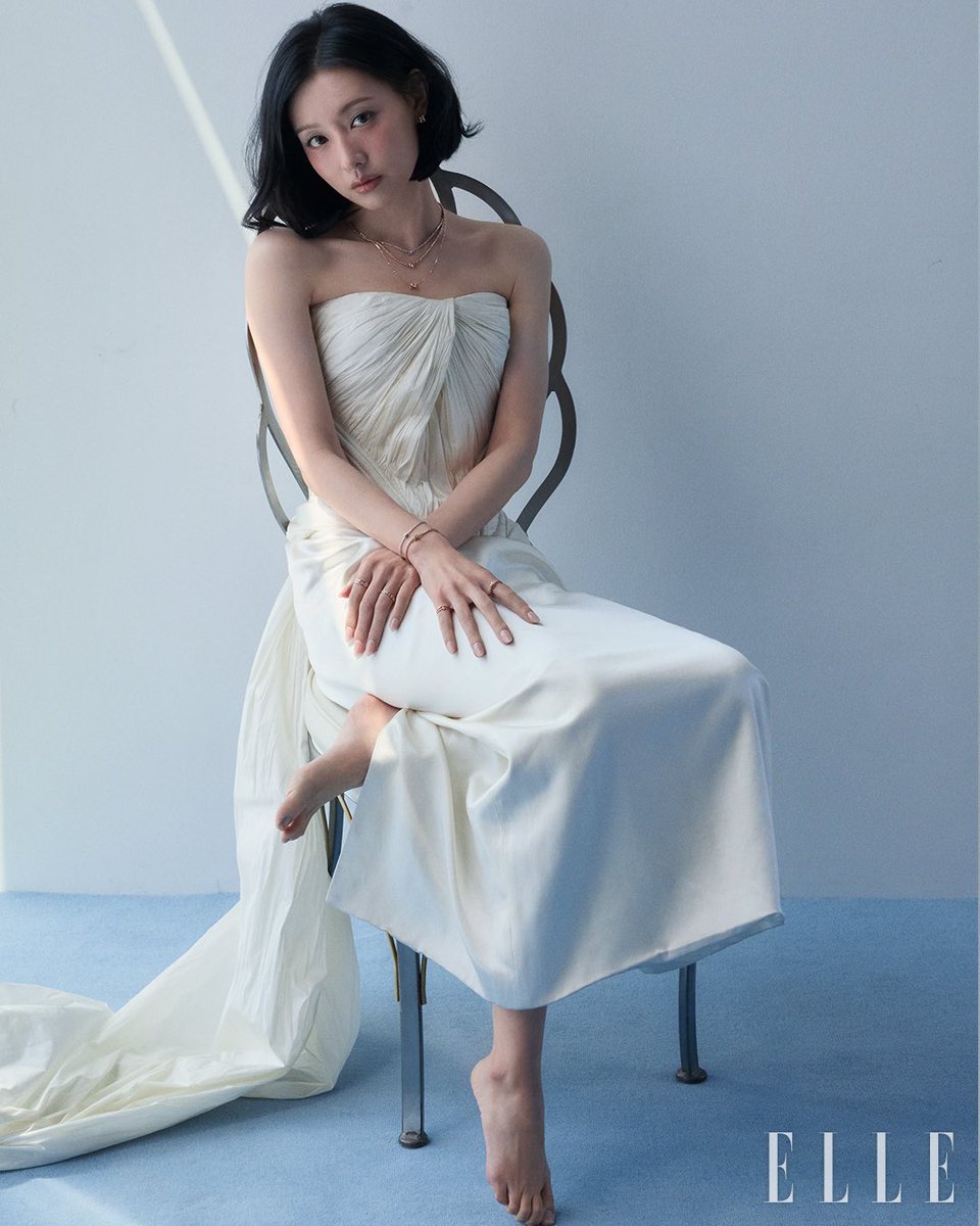 Kim Jiwon looks absolutely insane