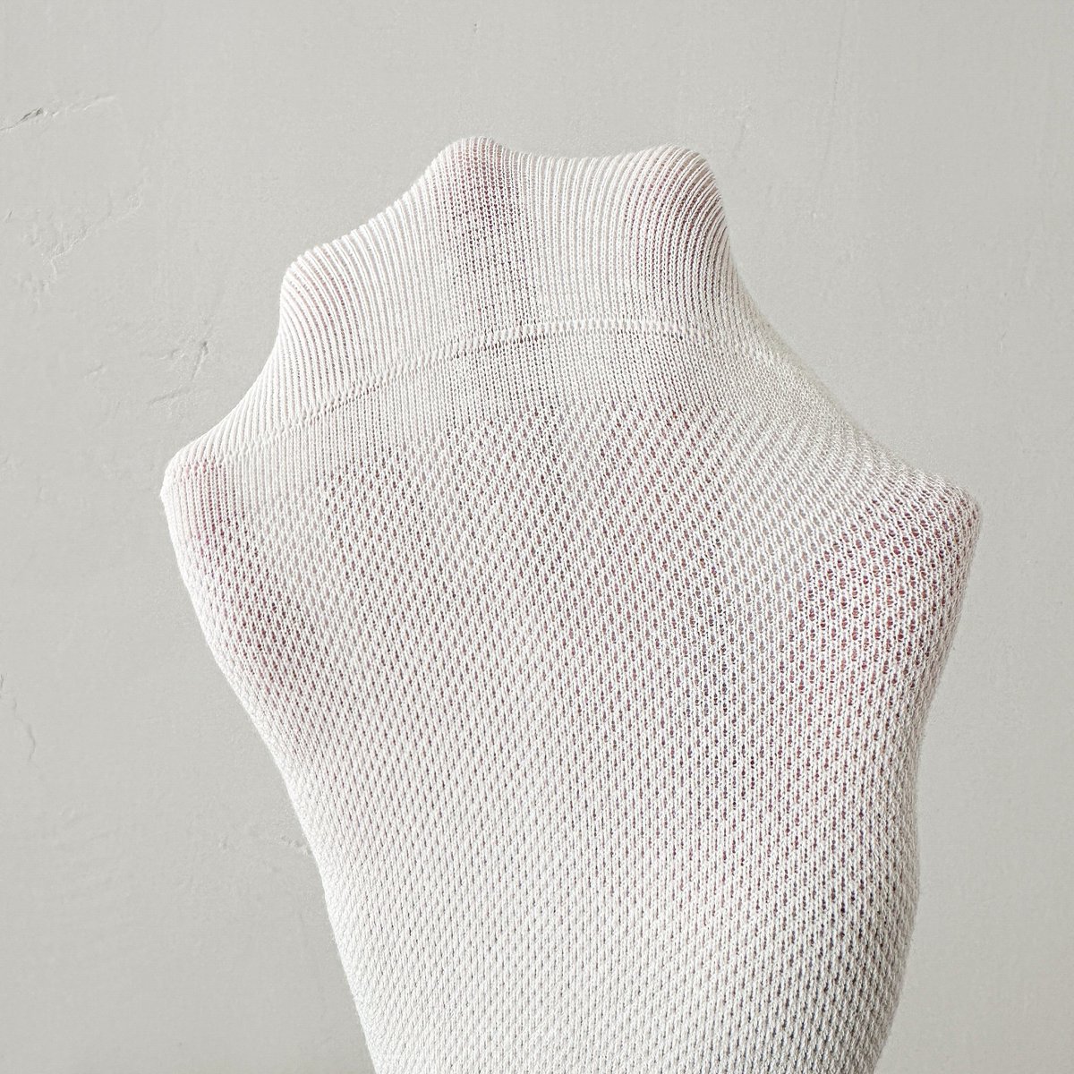 jackhe795821's tweet image. Breathable where it matters most.

Mesh on the instep keeps things cool, while the embroidered cuff adds a subtle touch of character. Simple, but not basic.

#Socks #CuteSocks #Breathable #ComfortWear #EverydayStyle