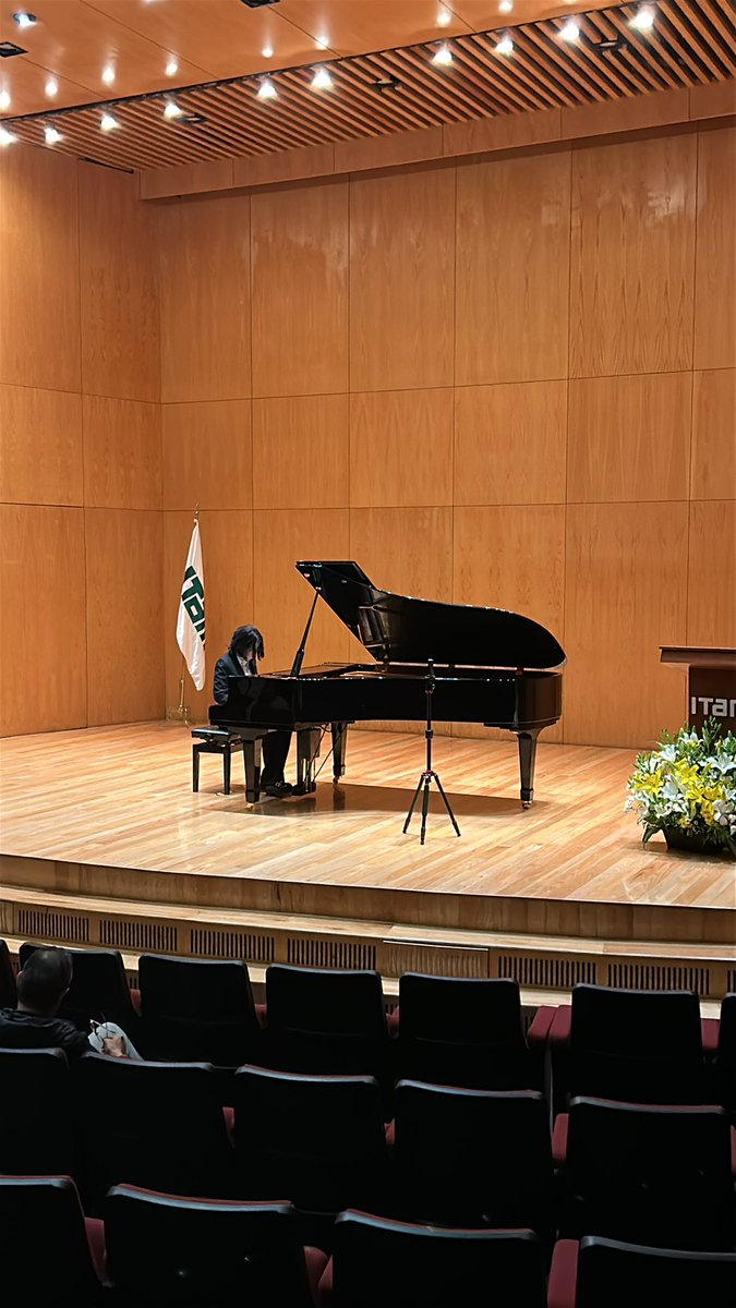 ITAMMusica's tweet photo. En estos momentos
Los pianistas del ITAM https://t.co/9D7F1Sm4he