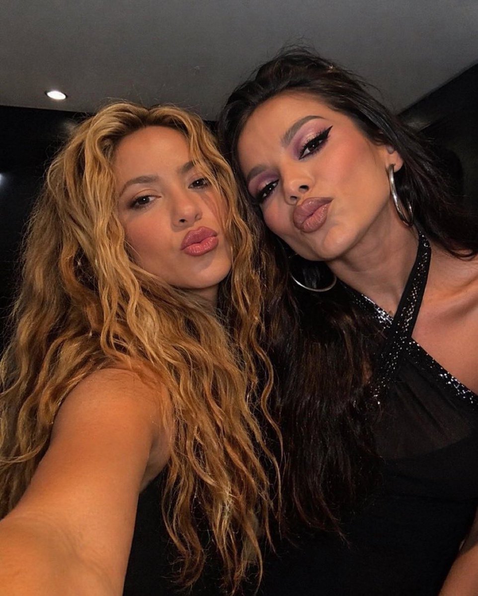 shakirastuff | fan account tweet media