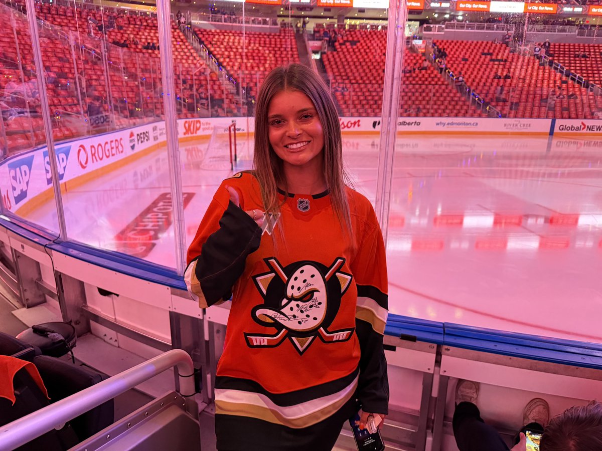 x - Anaheim Ducks tweet media