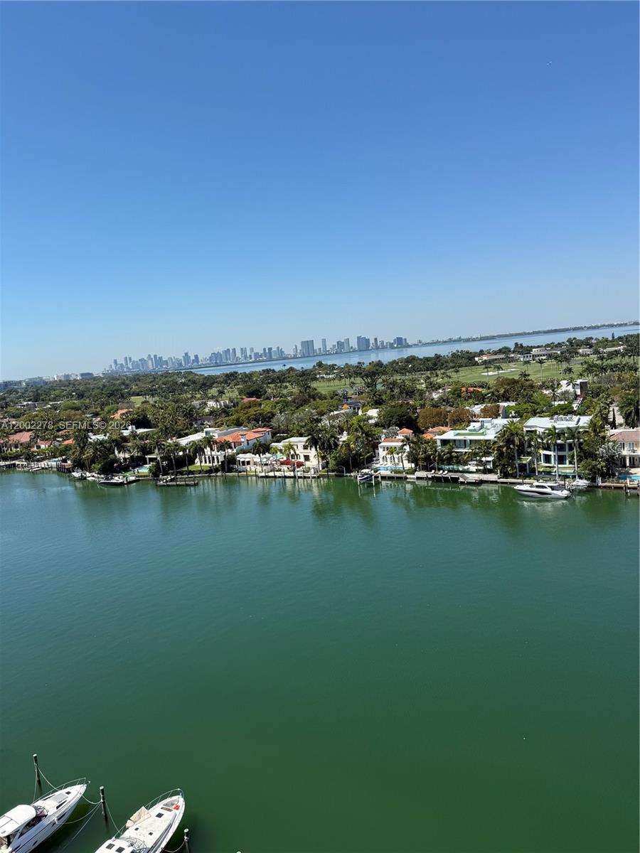 Linetherealtor's tweet photo. 🏡 ACTIVE | 📍 5700 Collins Ave #15H, Miami Beach, FL 33140-2315
💲 3,600 |  🛏  2 bed  🛁  2 bath

https://t.co/0Kx7S5S3oR https://t.co/pwwp4E5TTD
