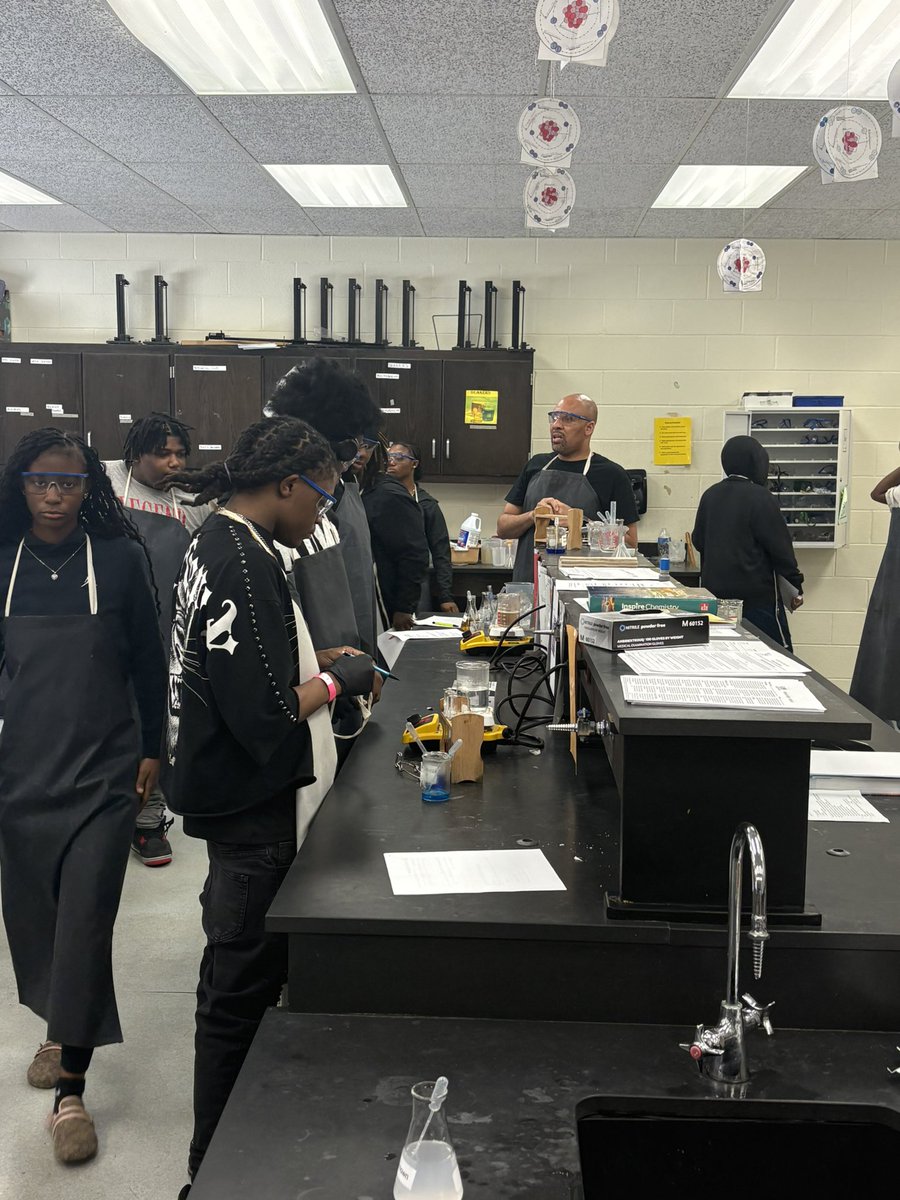 FCHSAP's tweet photo. Shoutout to our FCHS Science Department on a very successful inaugural “Biology Blitz!” (EOC)🧬🔬🧪👏 https://t.co/K2HHK3TZCe