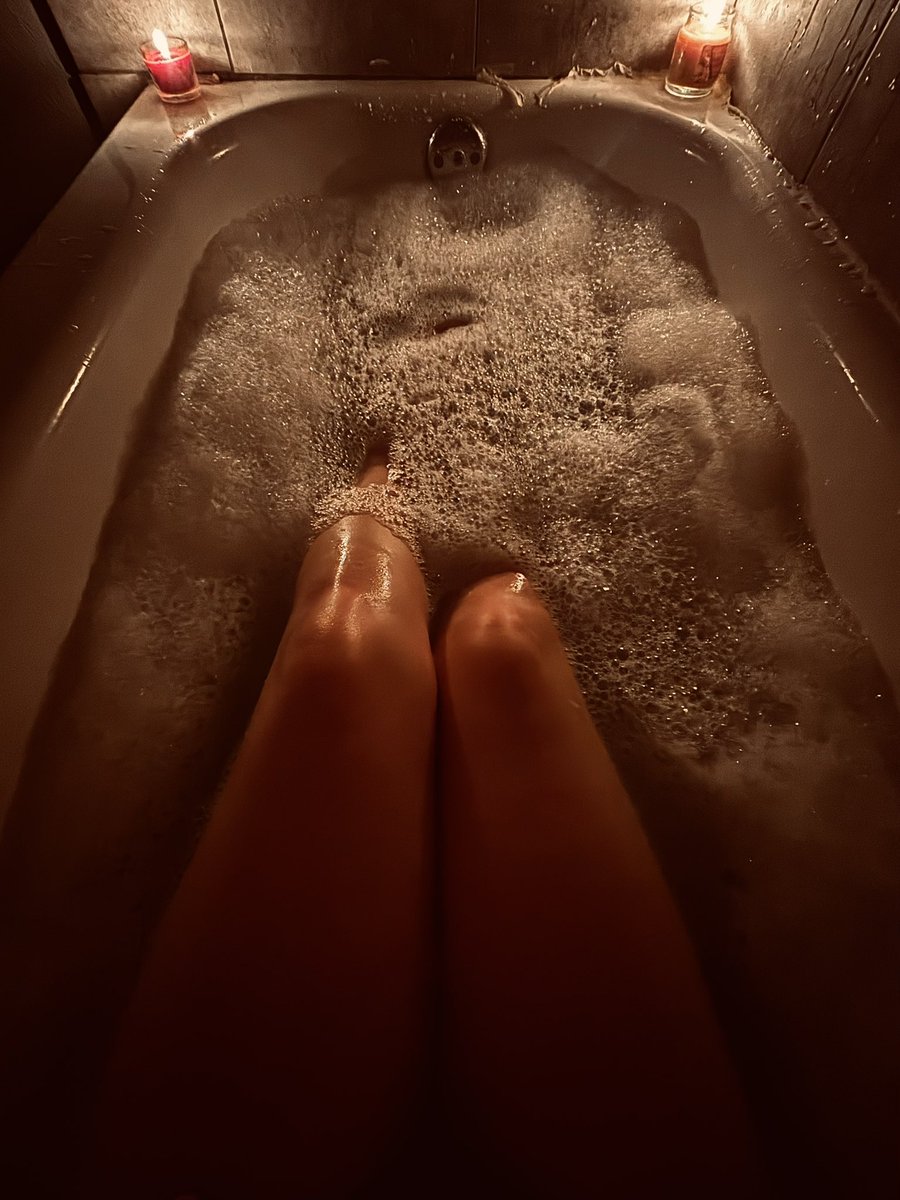 Anna Rose🌹 tweet media