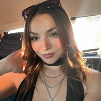 leilabotek's tweet photo. #NuevaFotoDePerfil https://t.co/CYnNZk4rPj