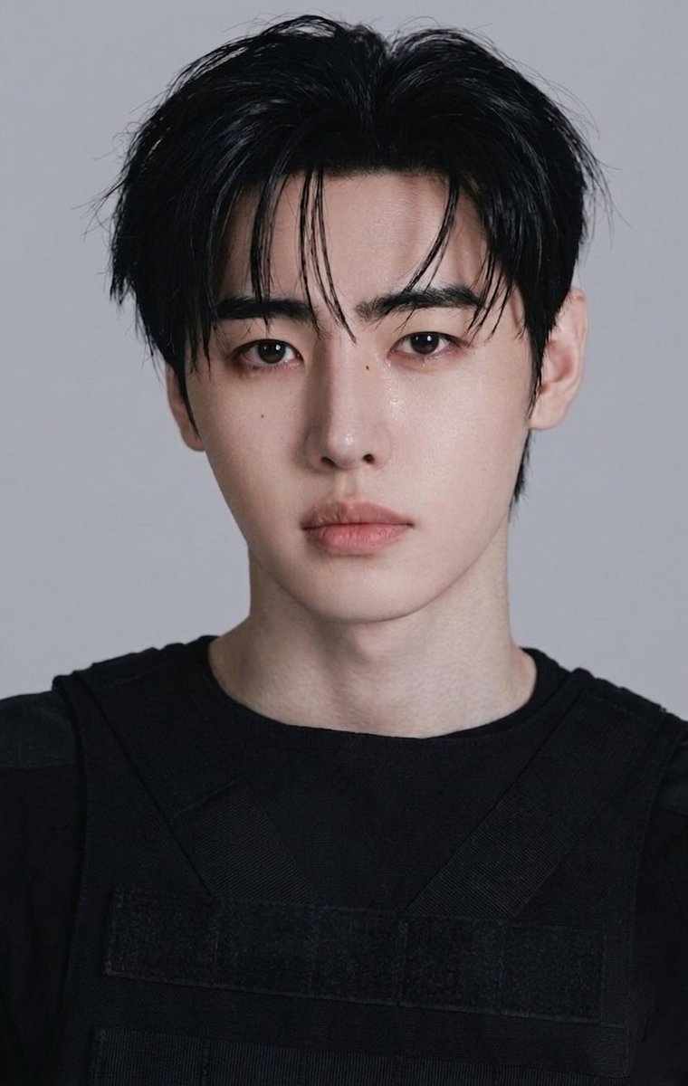 고화질로 만졌더니 너무 잘생겼구요。。
이 얼굴로 블러드사가 MD 다 내주실거죠?🥹