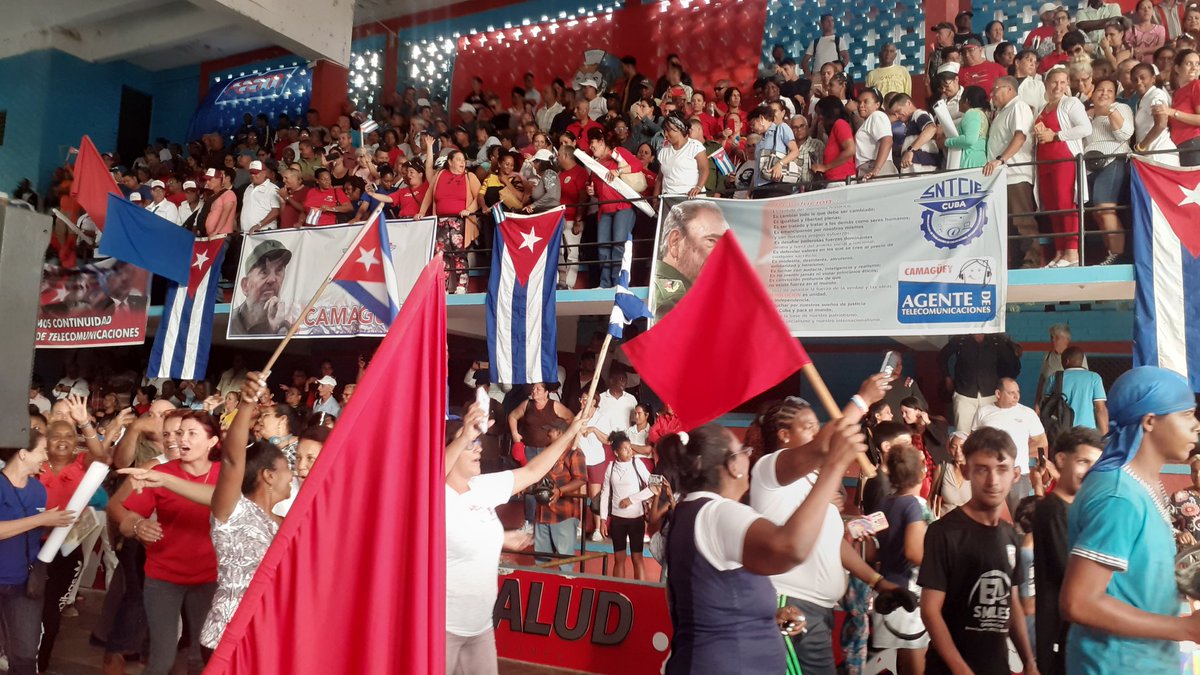 🇨🇺🇨🇺🇨🇺🇨🇺
En #Camagüey Plenaria por el #1DeMayo, Unidad, Compromiso y Victoria. 
#LaPatriaSeDefiende, #PorCamagüeyTodo. 
🔵🔴⚪