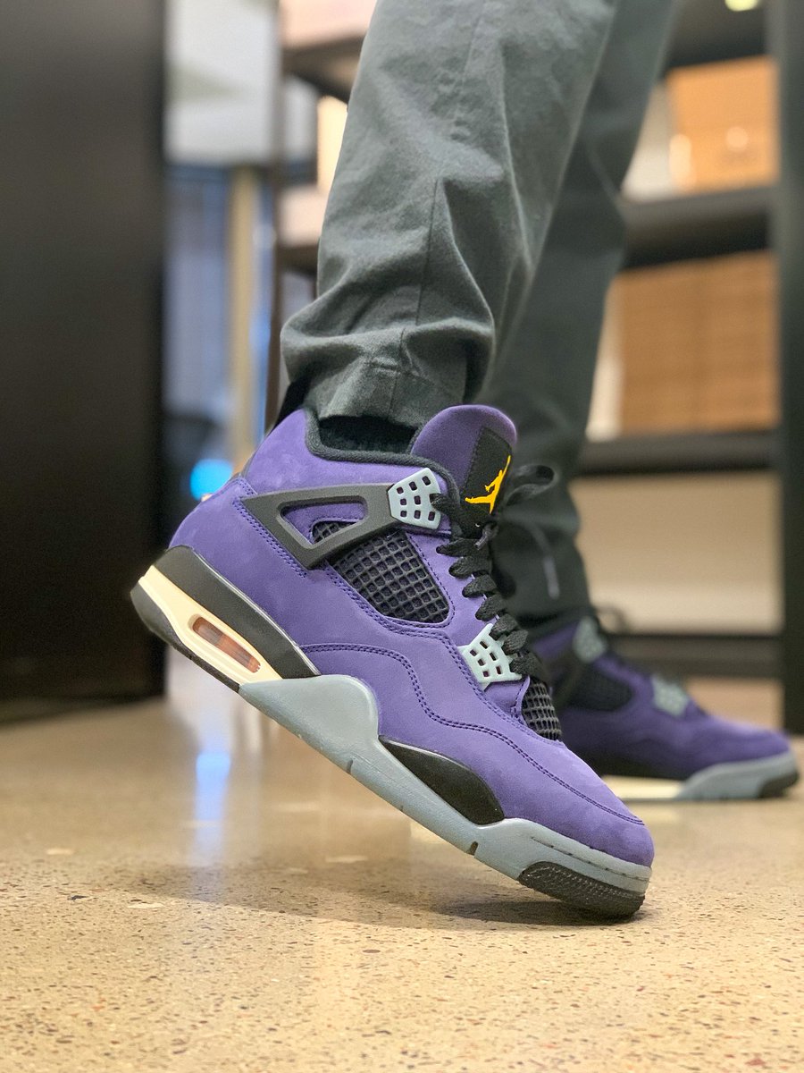 AZbullock's tweet image. #KOTD AJ4 “Lakers” — just an insanely good GR pair 🔥

#Nike #SNKRS #snkrskickcheck #yoursneakersaredope #AirJordan #MichaelJordan @Nike @nikestore @Jumpman23