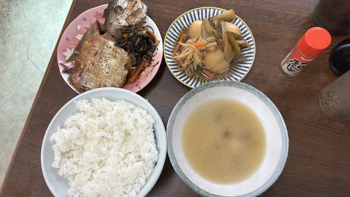 今日は
東武東上線　東武練馬駅から
離れた場所で仕事

ブラジル食堂で
早めのランチ

魚➕ジャガイモ
ご飯・味噌汁
を頂きました
#ブラジル食堂
#東武練馬