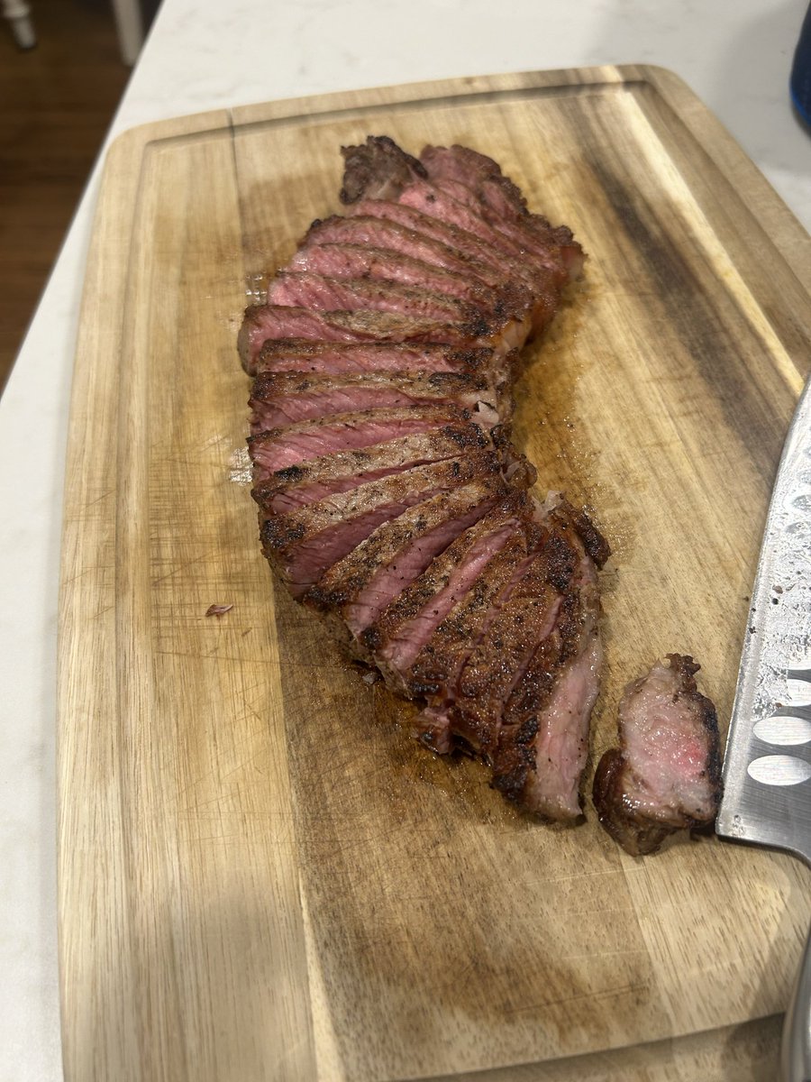 StevenKReese's tweet image. @zeroxjackson @liverking @jazzenthusiasm @5percenterlife 

Calling all high test alpha chads to a #steakwar

#testosterone #carnivore #meatmaxxing #natty #MAHA