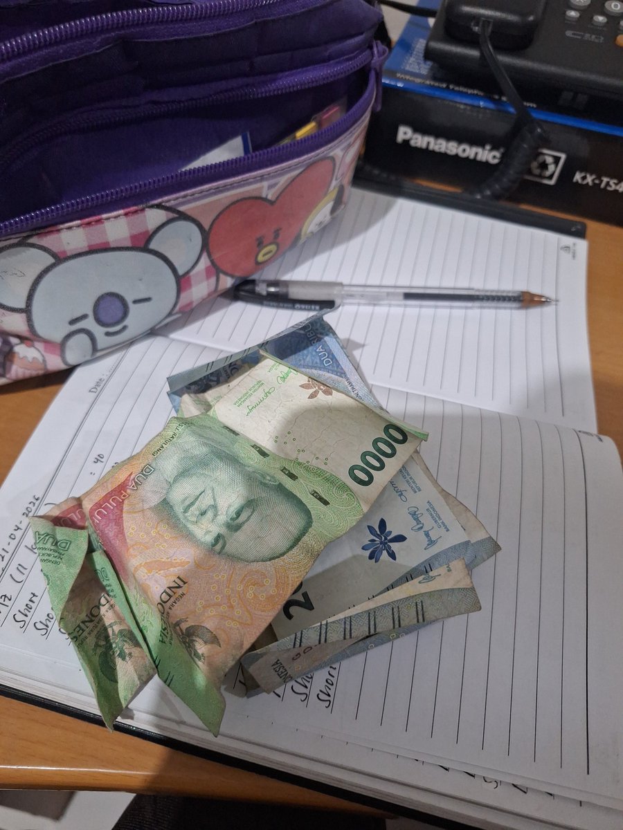 Tiba tiba nemu duit dikotak pensil 48k berasa nemu harta karun🤣🤣