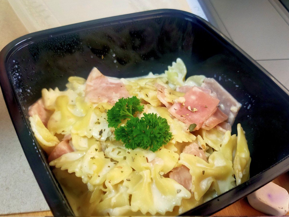 nea..lak tweet media