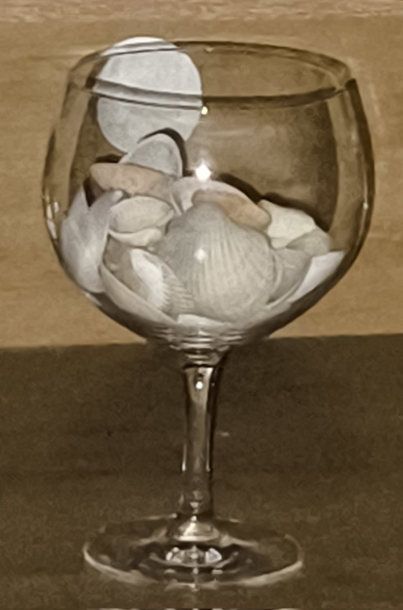 RONEIRECH's tweet photo. Ganhar uma taça cheia de conchas do mar é um presente  rico, geralmente associado a prosperidade, proteção, boas energias e renovação espiritual. Por representarem a abundância do oceano e o elemento terra/água, trazem consigo uma carga de tranquilidade e conexão com a natureza! https://t.co/MVSzJl7bfu
