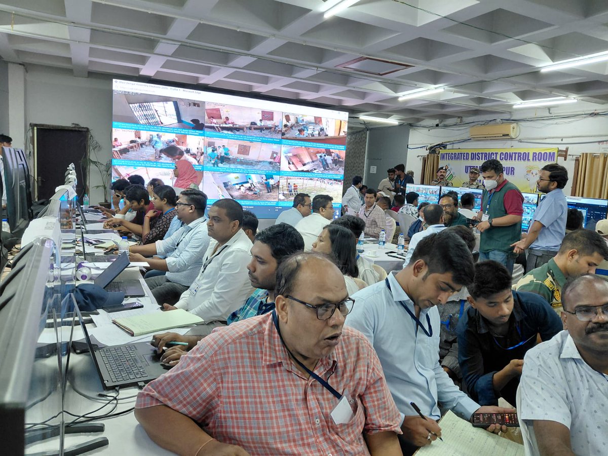 CEOWestBengal's tweet image. Integrated Command &amp;amp; Communication Centre with webcasting feedback at Uttar Dinajpur district of West Bengal.
#WBLA2026 #WebCasting #ControlRoom 
@ECISVEEP
@SpokespersonECI
@PIBKolkata
@airnews_kolkata
@UttarDm