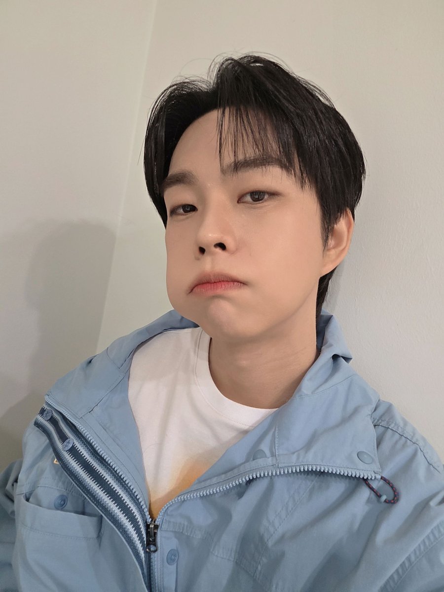 꺄갸ㅑㅑ 요 볼주머니 머야 !!! 진짜 다람쥐잖아ㅏㅏ 🐿️ 기여워ㅠ