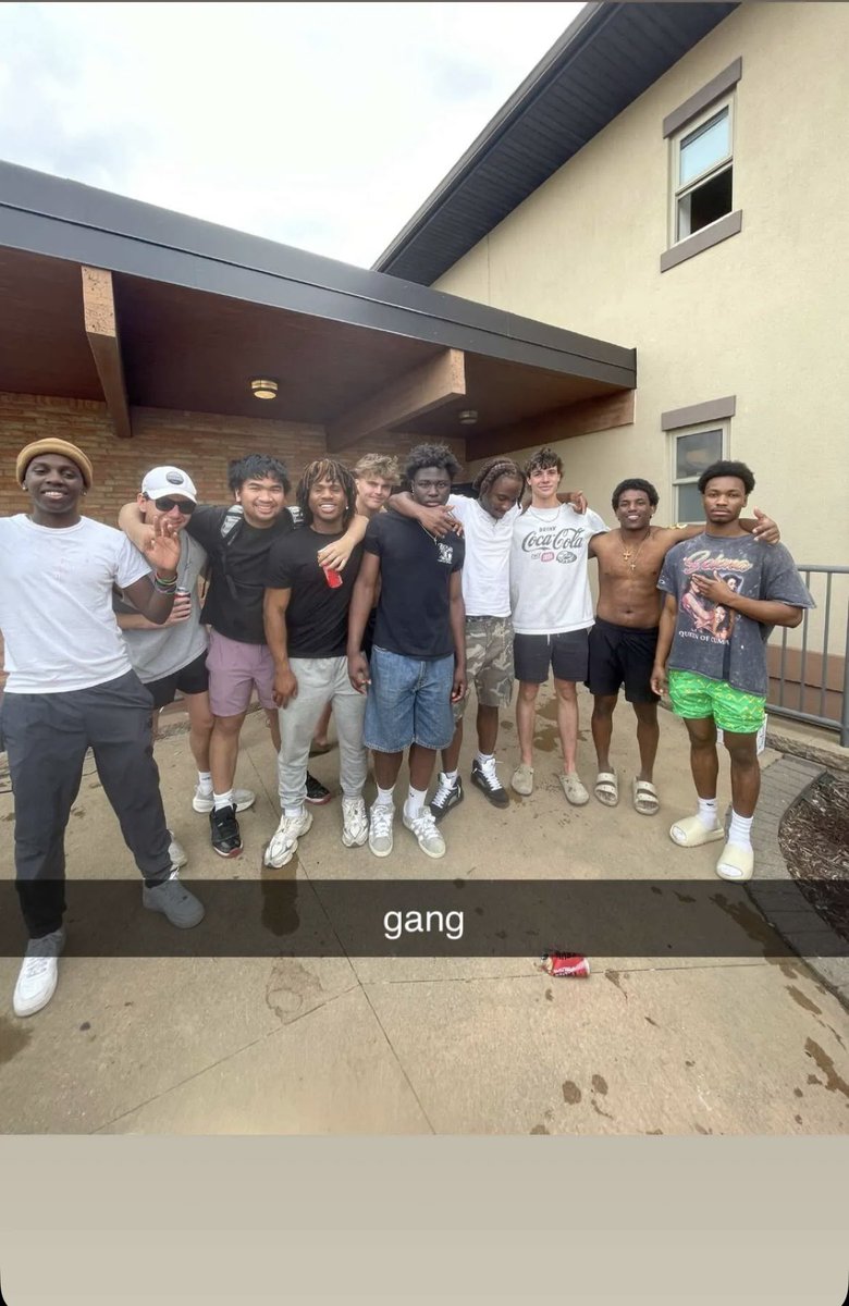 Khris (walk em down) Middleton tweet media