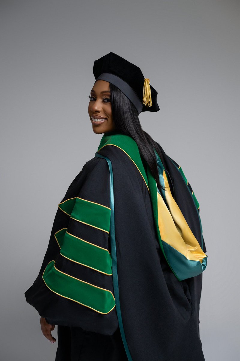 Korean_Beautee's tweet image. I’m really about to be a DOCTOR 💚 #Amen DR.DURR to be exact! 🙏🏽