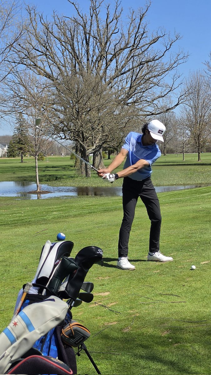 BCLancerGolf's tweet photo. BC VR plays well to post a solid 329 at the Paul Naumann Memorial Invitational. Vincent 79, Sam 82 Ethan 83, Alex 83, Logan 85, Graham 88 and Marcello 91. This is a driven group of Athletes! #TheFutureLooksBright
@BCHSAAD https://t.co/p57JHEhegs