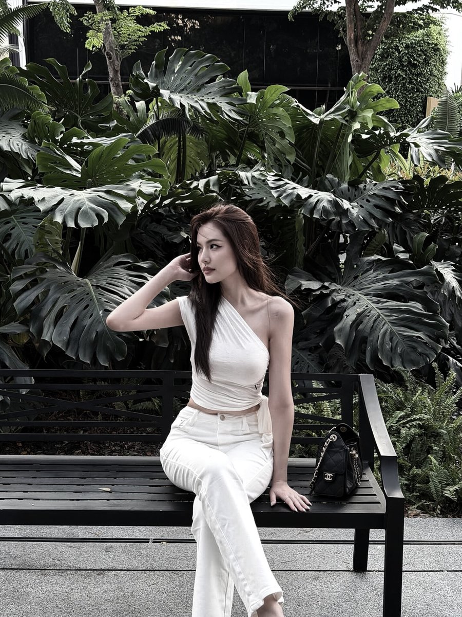 starlightnnfv's tweet photo. ᅠᅠ

White on white kind of day. Back in the studio after a work trip, feels good to be back 🌷🤍
ᅠᅠㅤ https://t.co/I4OwDvgbAW