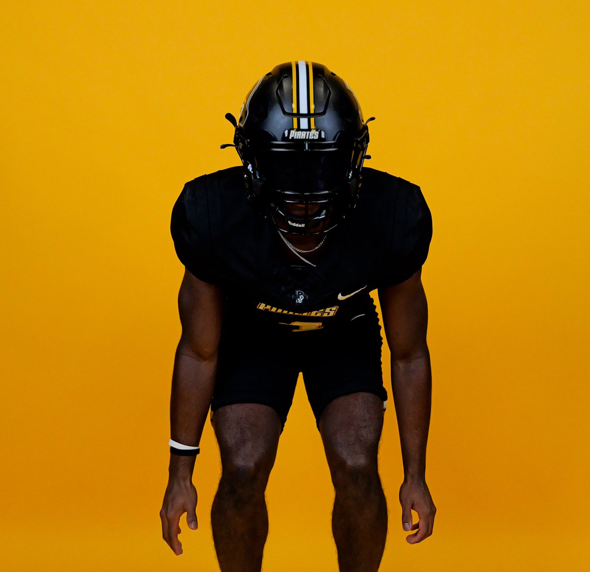 Ap2Adrian's tweet photo. After a great conversation with @CoachYoung_7 and Coach Eboh I am blessed to have received an Duel Offer to play football at @SUPiratesFB and run track @SUPiratesXCTF 
Thank you @CoachBishopSU2 &amp; @coach_kriesel for the visit! @CoachHankCarter @LTHSCavFootball @LTXCTF https://t.co/mrdAAgq3v0
