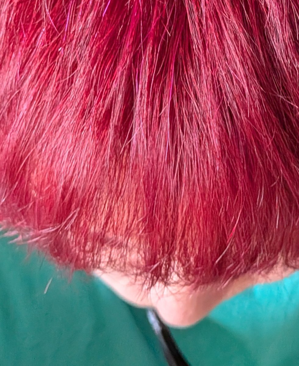 上から少し黒のせて彩度落としたんだけどすでに秋の紅葉色まで落ちてきたね