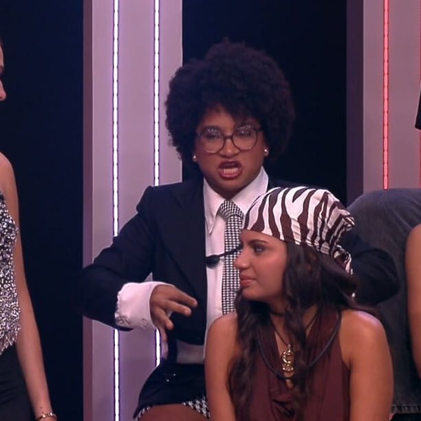 centralreality's tweet image. Milena: "Eu só aceito fazer propaganda de remédio para gases se ele [Jonas] estiver com a cara dele lá, tá?"  

Jonas: "Vamos faturar!" #BBB26