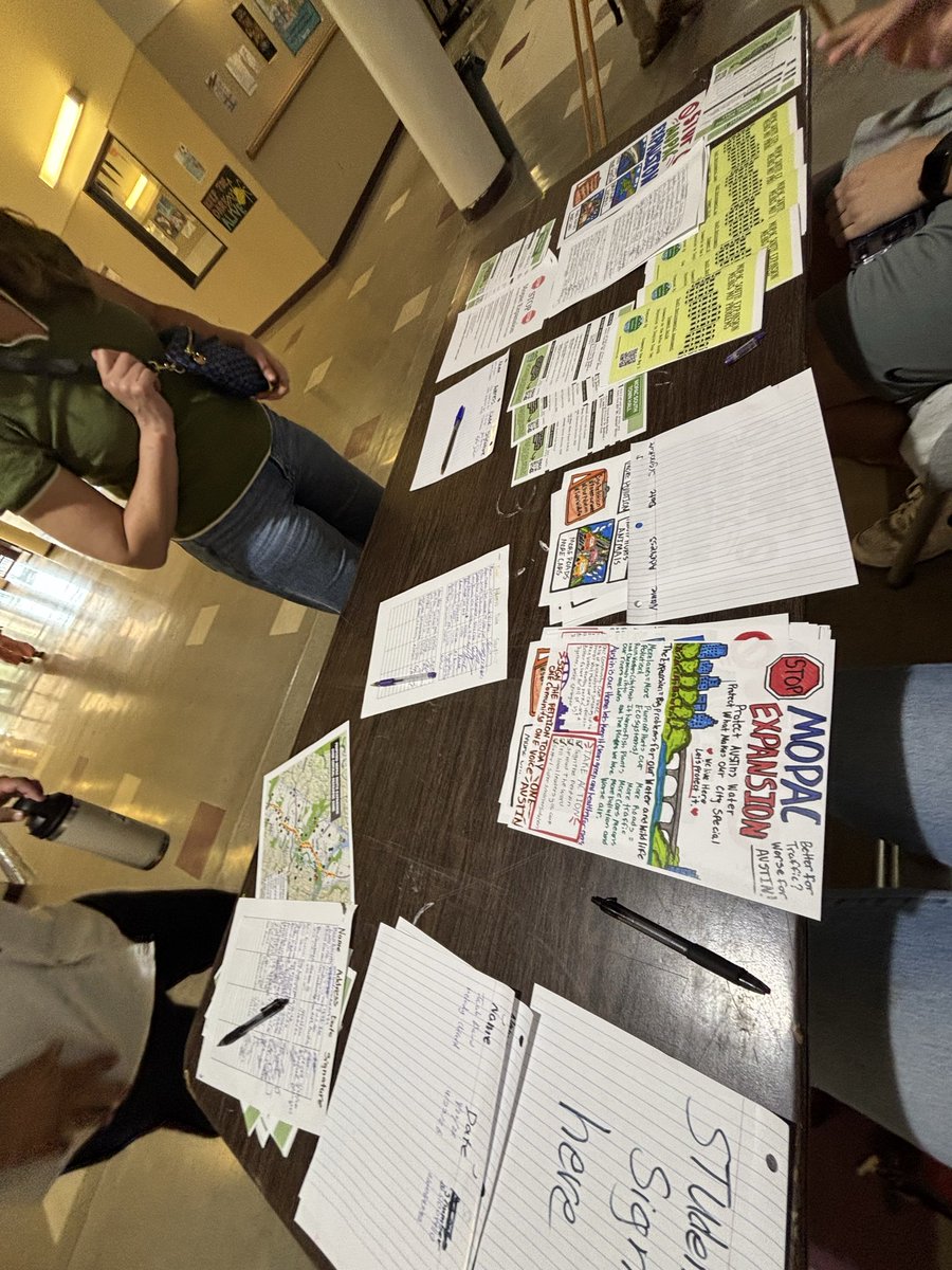 XiomaraFig2028's tweet image. Today I stood at Austin High School and used my voice by helping lead a petition signing to protest water pollution concerns caused by highway expansion in Austin. Our water matters, our community matters, and our future matters. #AustinTX #CleanWater #StudentVoice