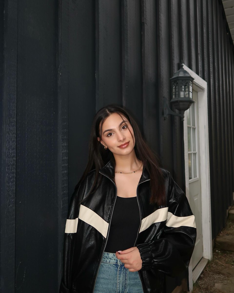 kanakvatsb6z8's tweet photo. Confidence looks good on me 🖤
#Confidence #SimpleVibes #ChillLook #FeelingGood #SelfLove #JustMe #StyleDaily #PositiveEnergy #ForYou #TwitterPost https://t.co/WS2iGFMO5h