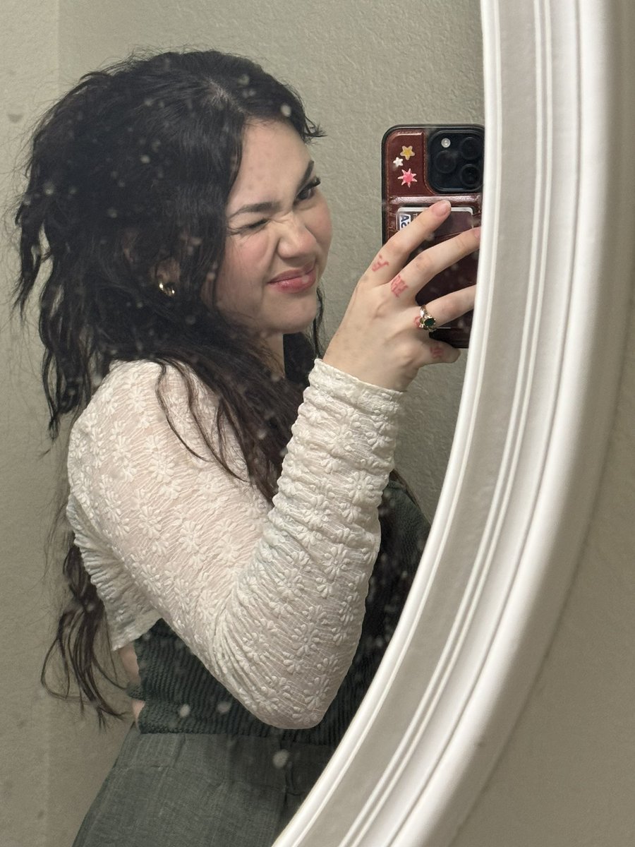 k8oclock's tweet photo. I’ll b posting selfies until im 80 tbh idgaf https://t.co/ENMNeUlMy6