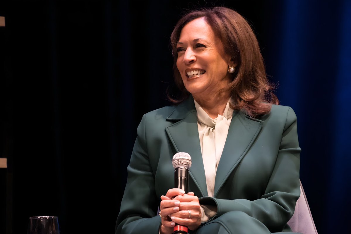 best of kamala harris tweet media