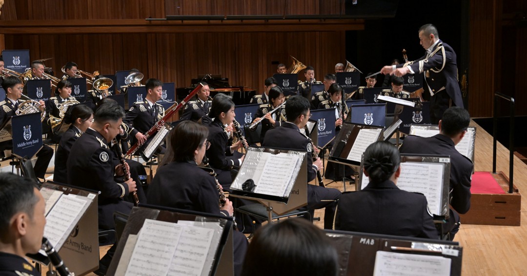JGSDF_MA_pr's tweet photo. 中部方面音楽隊 #第５８回定期演奏会 を６月１９日（金）に兵庫県立芸術文化センターにて開催いたします。
鑑賞のご応募は、５月１４日（木）より　#中部方面隊 ＨＰ内、特設サイトにて受付を開始いたします。なお本イベントはスマートフォン及びパソコンからのご応募のみとなっており、未就学のお子様につきましてはご入場をご遠慮いただいております。
たくさんのご応募お待ちしております。

過去の定期演奏会の動画はこちら　→ https://t.co/k8JQbF0uAN