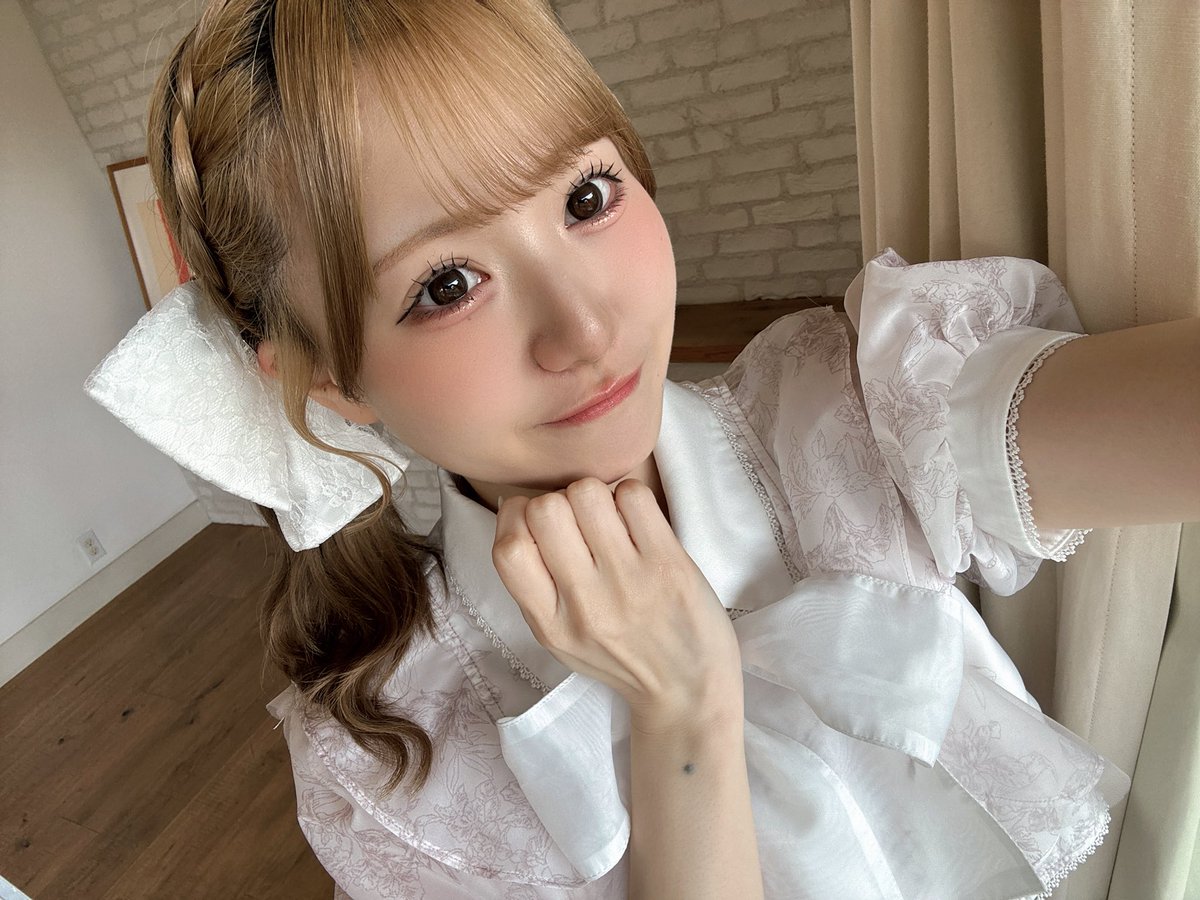 渋谷109で「アイドル109人展」開催 ROJITAコラボにAKB48・STU48が