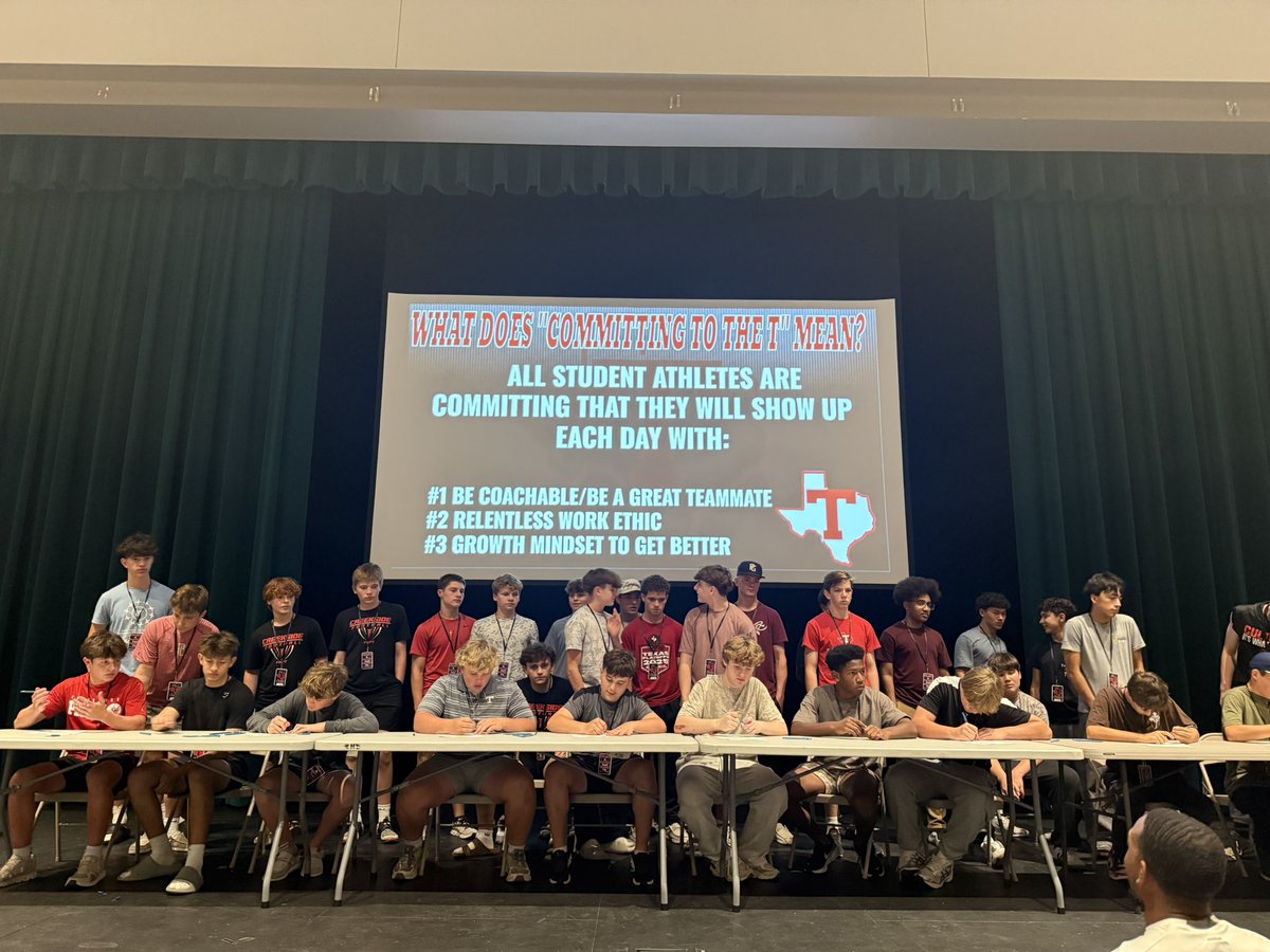handal_dave's tweet photo. Commit To The T in the books✅

Can’t wait until these dudes are on campus in the Fall!

Another group of “Difference Makers” on the way! 

#FHFT #FutureCoogs
@FootballTomball @TISDTHS @THS__athletics @TomballISD @CPJHAthletics @TJH_Athletics https://t.co/oU60thzH3y