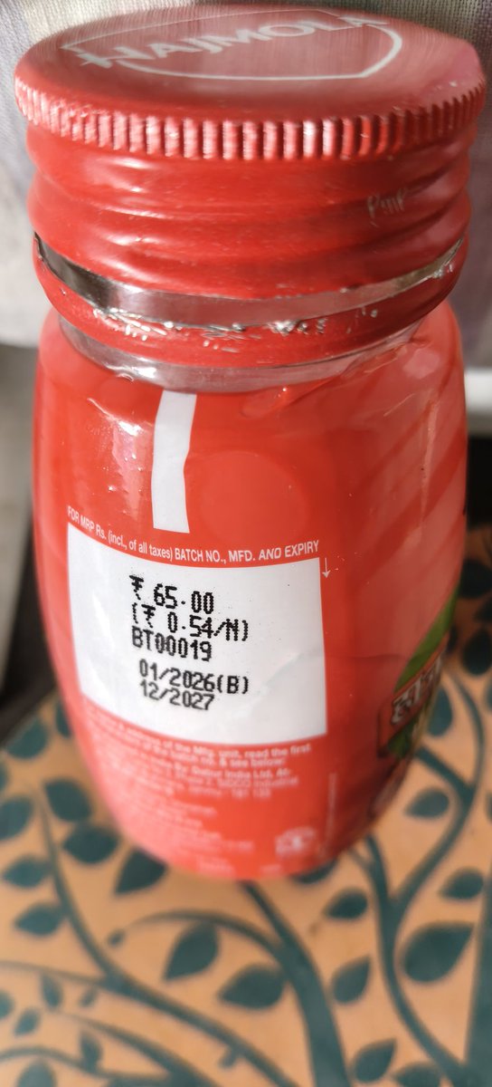 BeeeBeees's tweet photo. @DaburIndia hi Dabur India 
I bought two bottles of hajmola from bigbasket and see what I got inside
Picees of glass https://t.co/tX38OaKP1Z