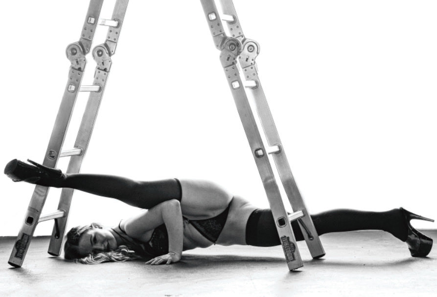 aryas_eden's tweet image. Do you think you can spread me this much?? 

#flexible #model #boudoir