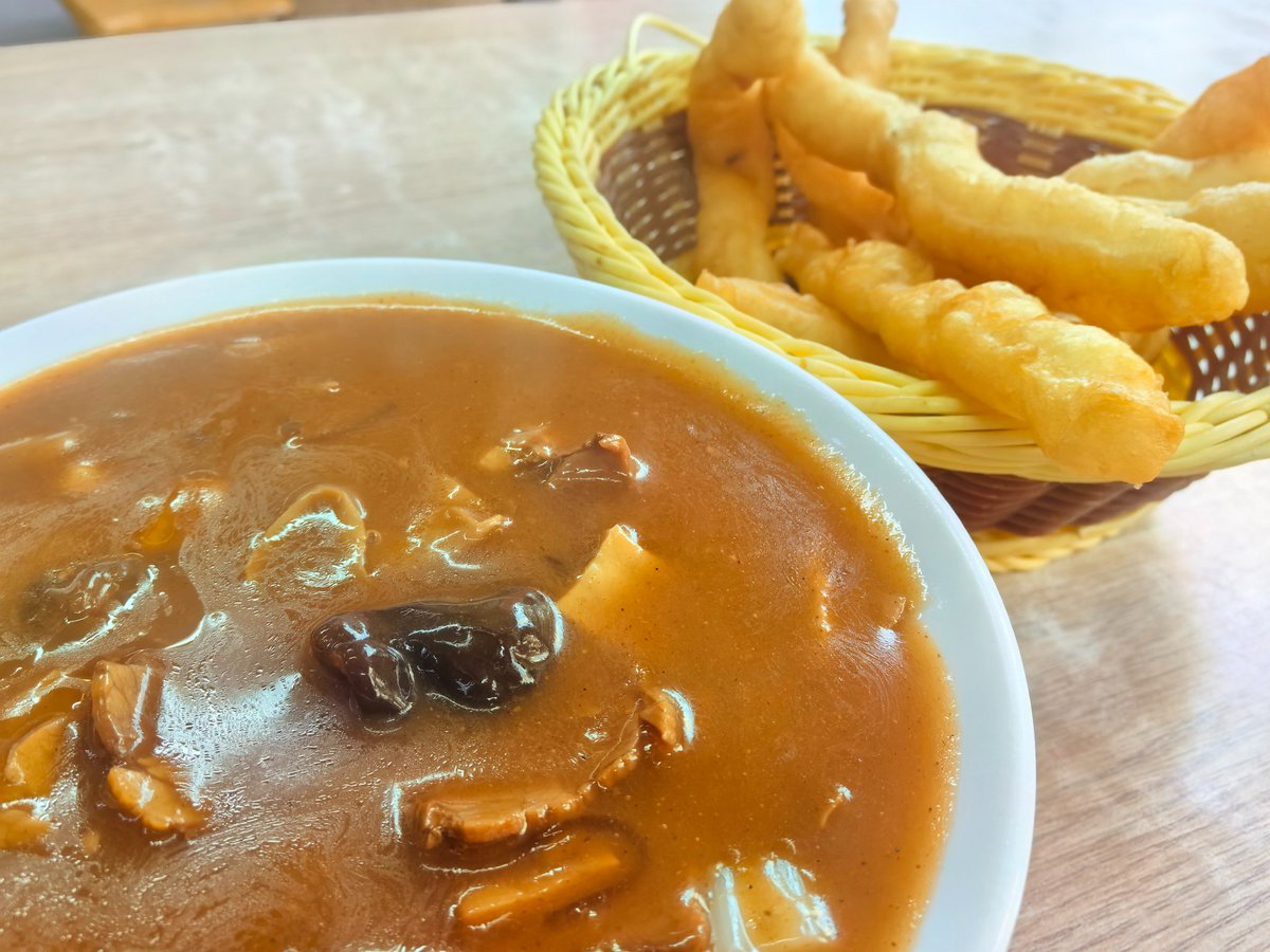 xiaoyihuFo's tweet image. I recently traveled to Nanyang City in Henan Province. This city is full of vitality, with many affordable and delicious street snacks available.😋
#Henan
#delicacy