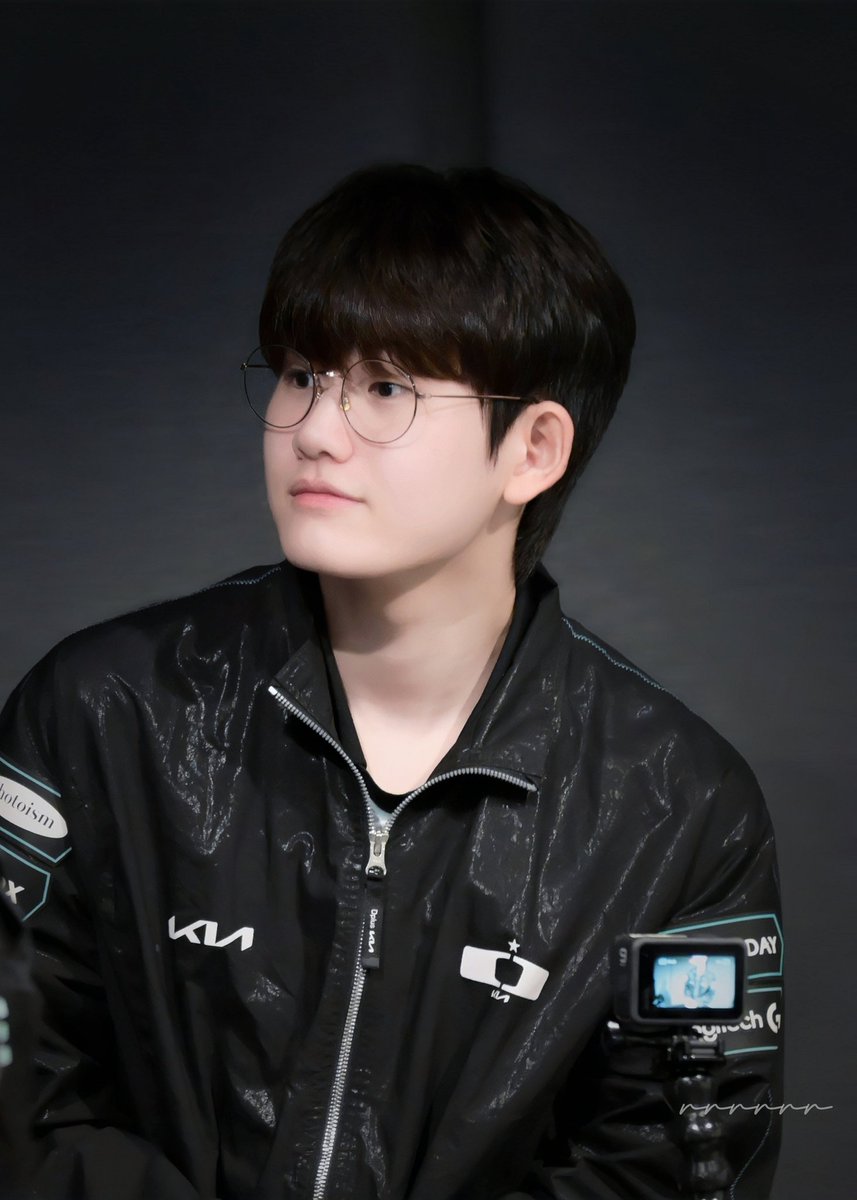 rrrrrrin_XuX's tweet image. 26.4.17 DK赛后fm
FOR WIN🍀
#dpluskia #Career #커리어 #오형석