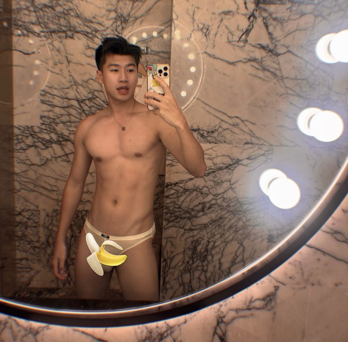 Khươngg tweet media