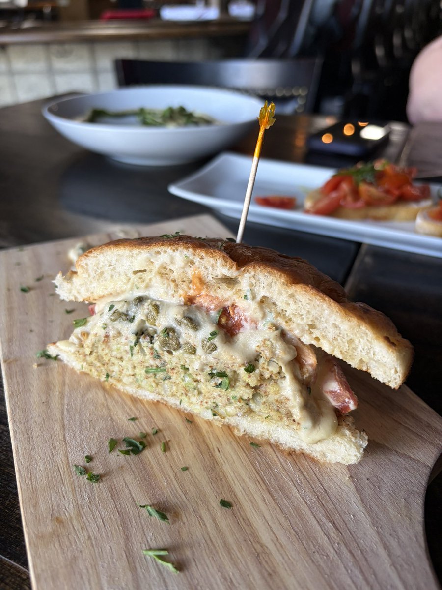 catzandcookiez's tweet image. Met up for lunch with someone I met on insta because we both love pedro pascal :) great #vegan food at Pura Vita in weho. #pedropascal